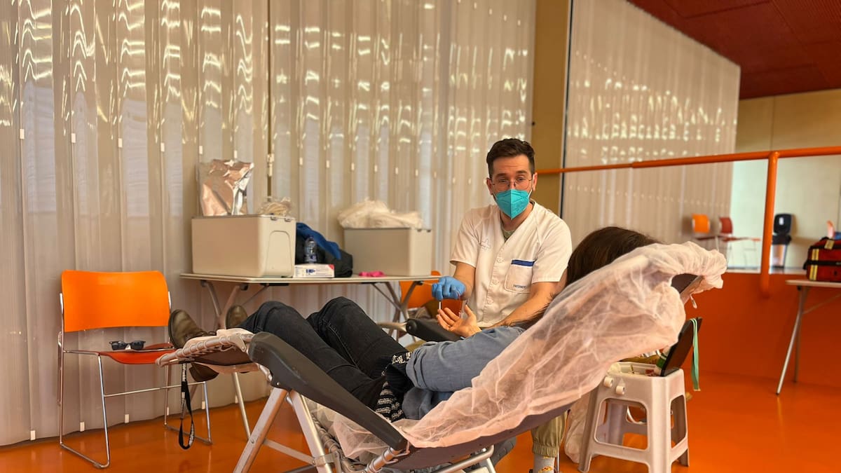 La donación de sangre en la Región desciende significativamente desde diciembre por la gripe