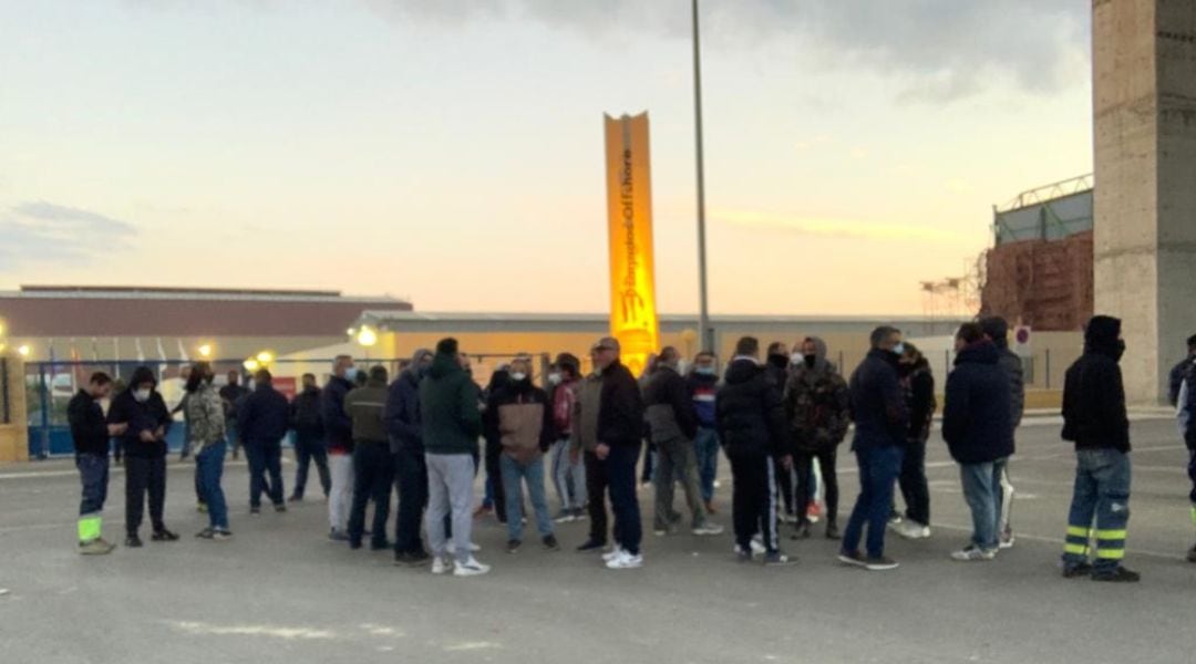 Trabajadores de Dragados Puerto Real vuelven a sus puestos tras suspenderse la huelga del metal