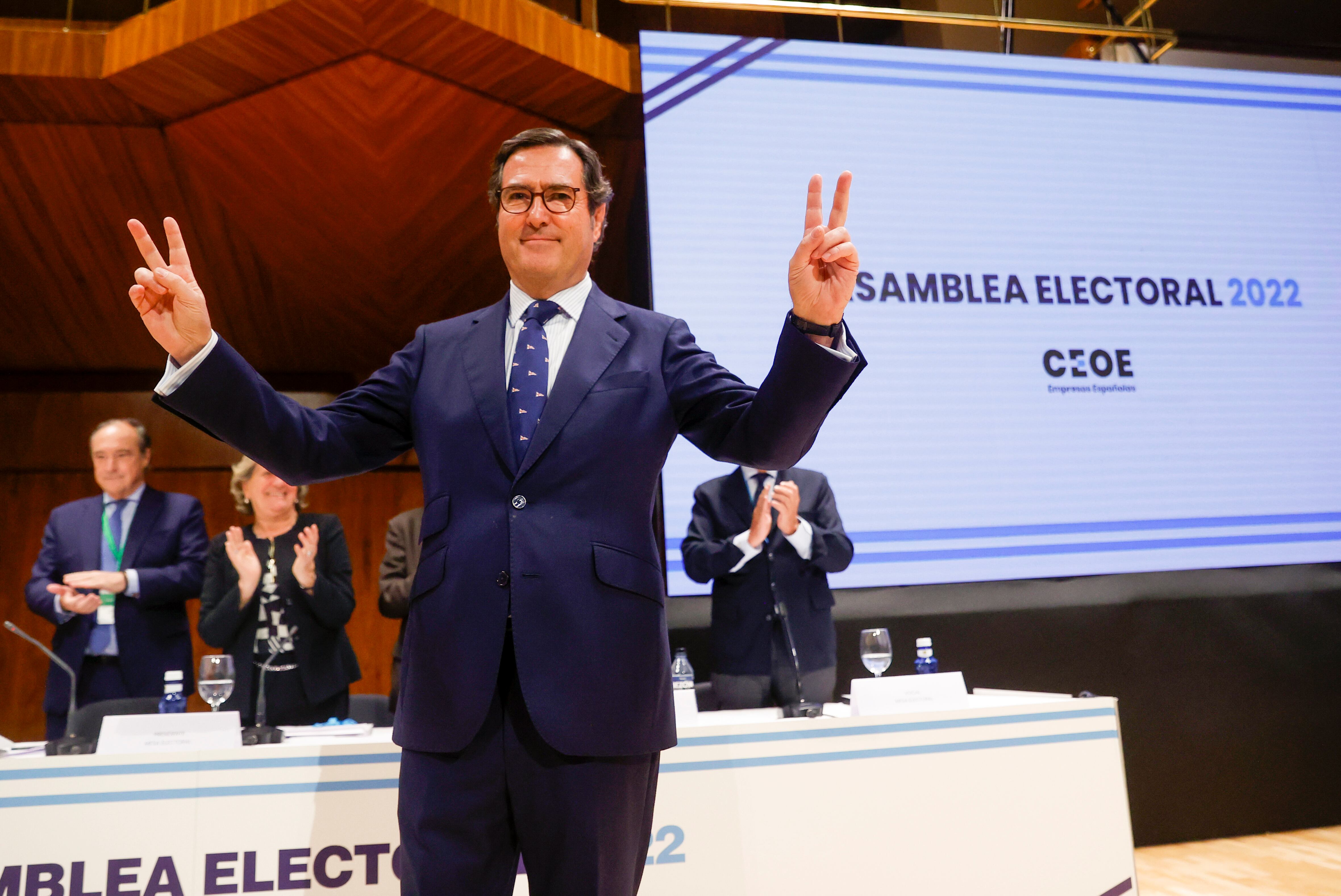 MADRID, 23/11/2022.- Antonio Garamendi ha ganado este miércoles las elecciones a la presidencia de la patronal CEOE con 534 votos a favor y seguirá un segundo mandato de cuatro años más al frente de los empresarios. EFE/ Juan Carlos Hidalgo
