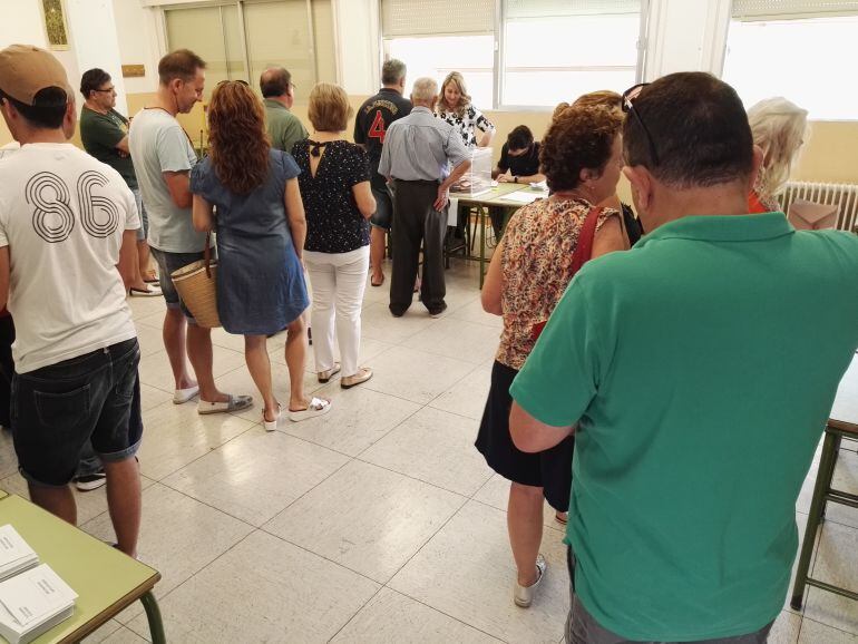 Ilicitanos votando 
