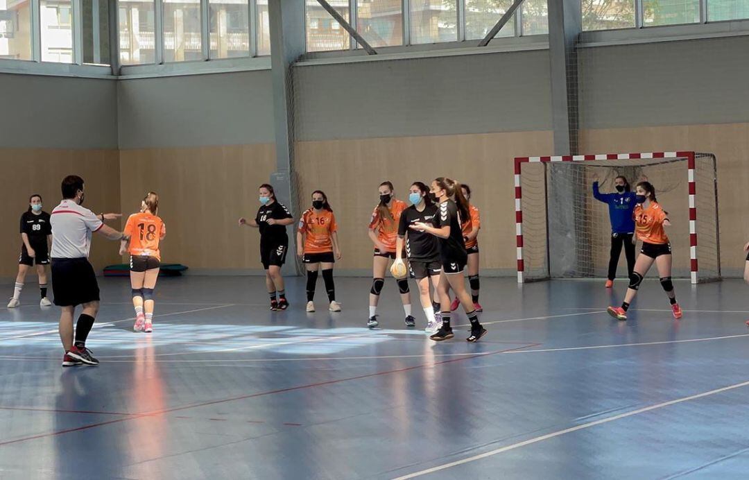 Los clubes retomarán la actividad en espacios exteriores.