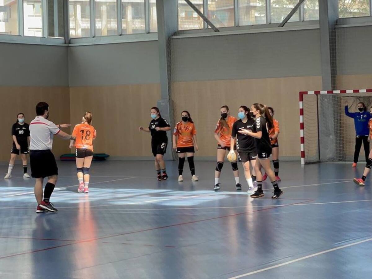 Los clubes de balonmano de Cantabria decidirán hoy retomar su actividad en exteriores