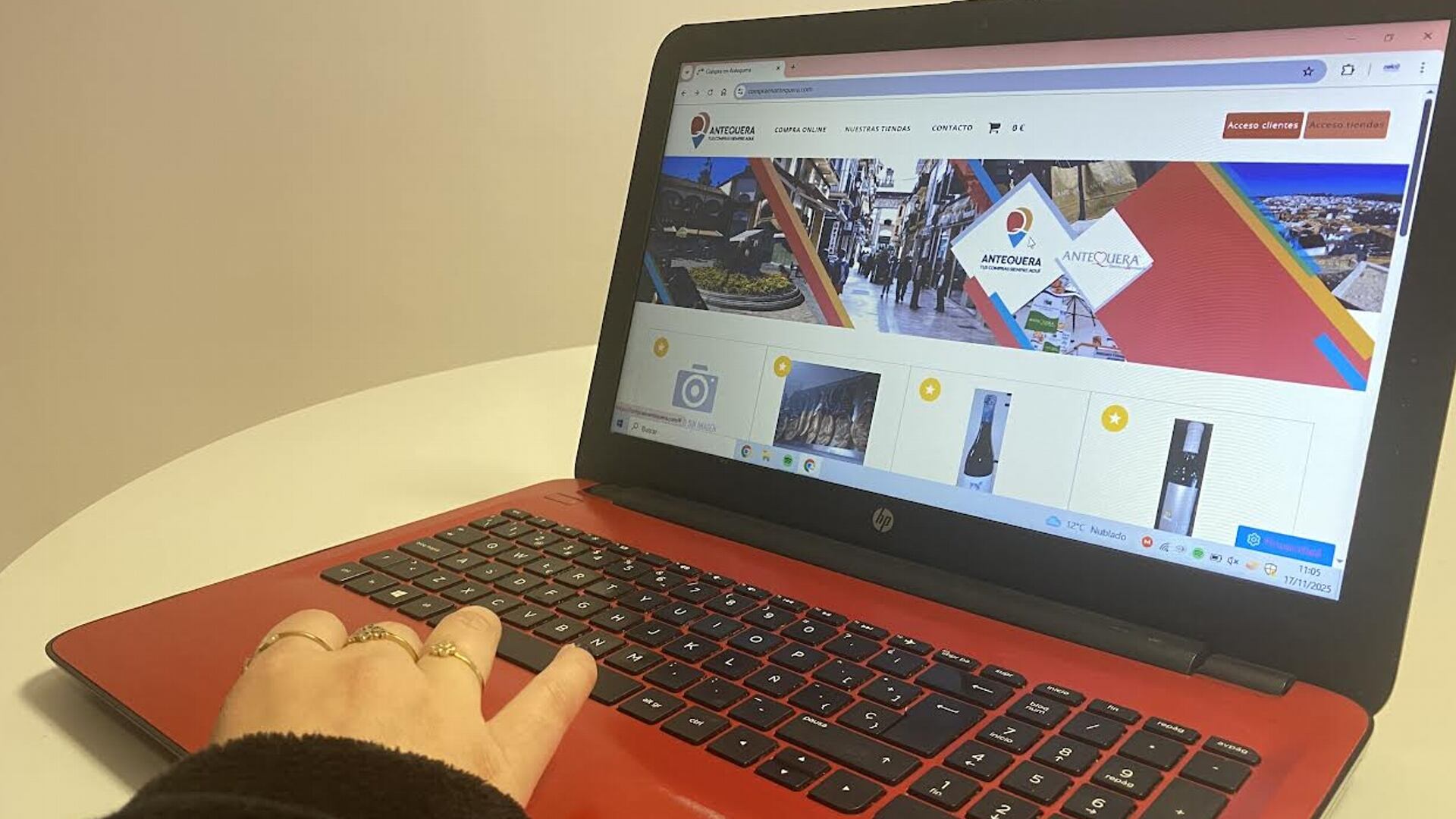 Usuaria entrando en la &#039;marketplace&#039; compraenantequera.com