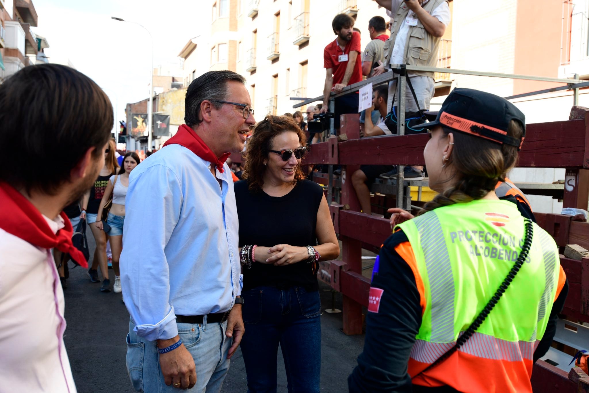 Lucía Fernández y Alfonso Serrano en los encierros de Sanse