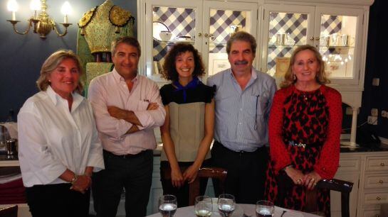 Laura del Rey, José Luis Ramón, Eva Domaika, Francis Wolff y Begoña Cava en los almuerzos culturales en la taberna taurina del Cocherito en el Carlton 