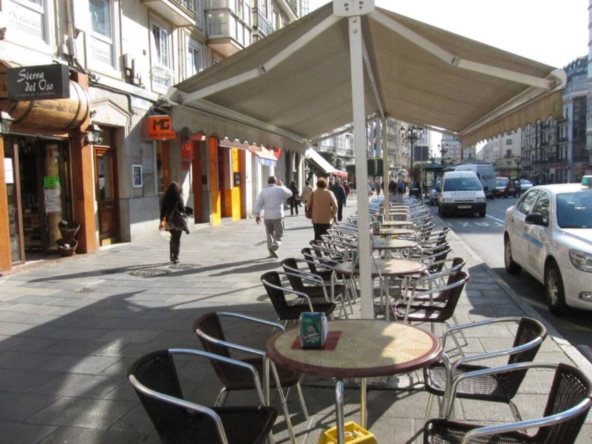 La incidencia de casos complica la posibilidad de que se reabra el interior de la hostelería en Cantabria