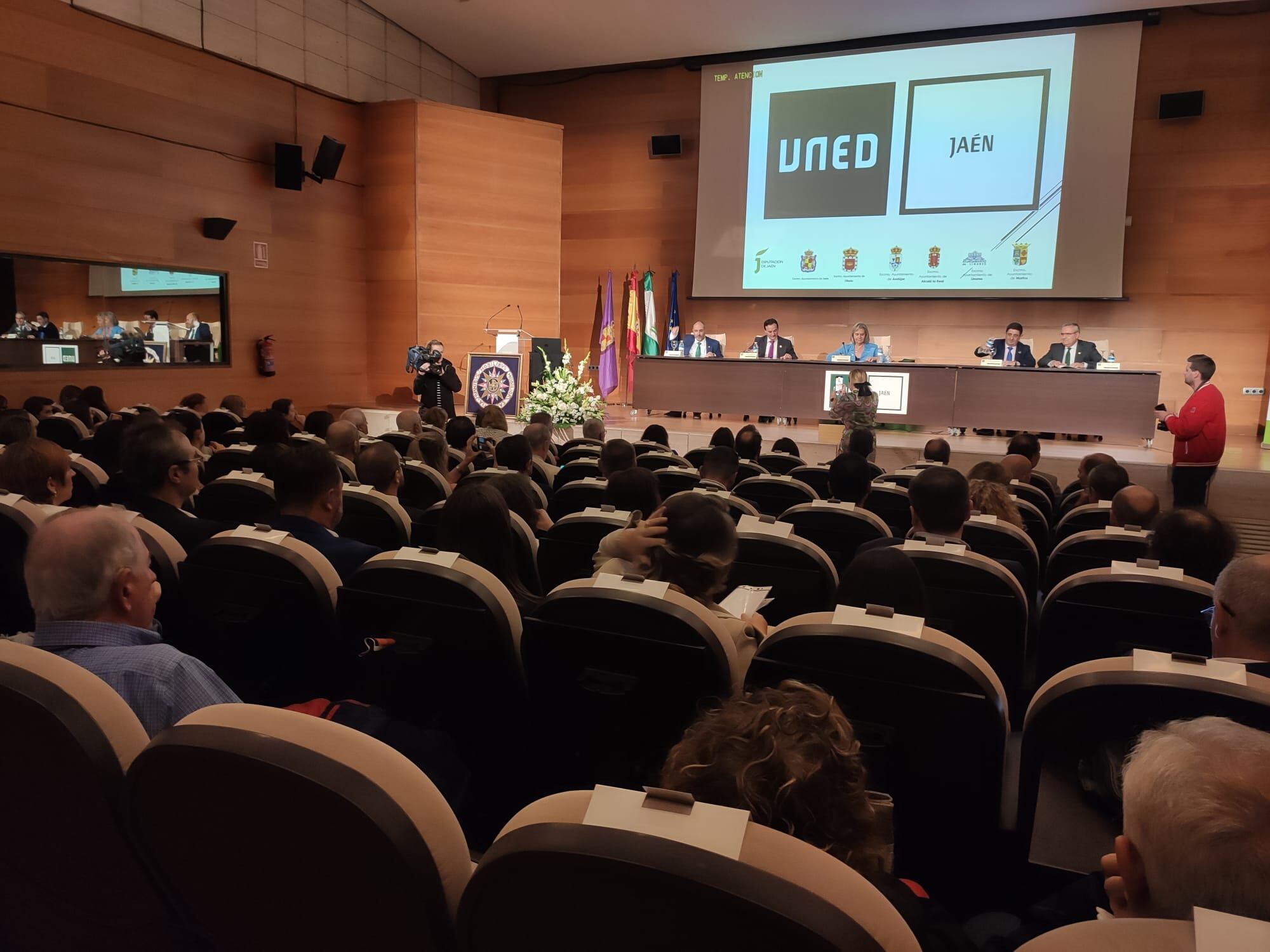 Acto de inauguración del curso académico de la UNED en Jaén