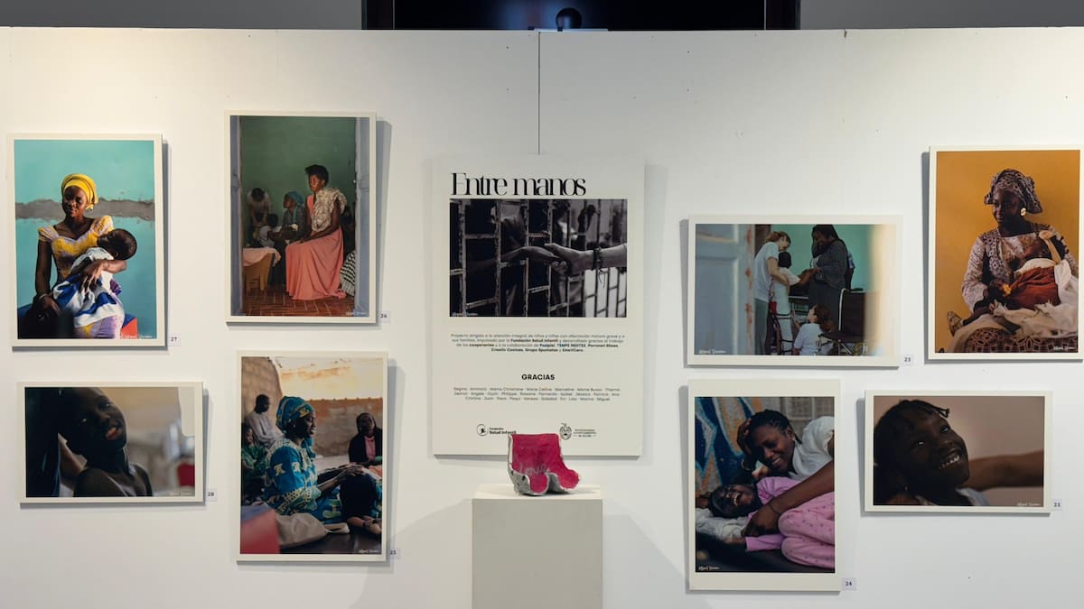 Elche acoge la exposición ‘Entre manos’ de la Fundación Salud Infantil