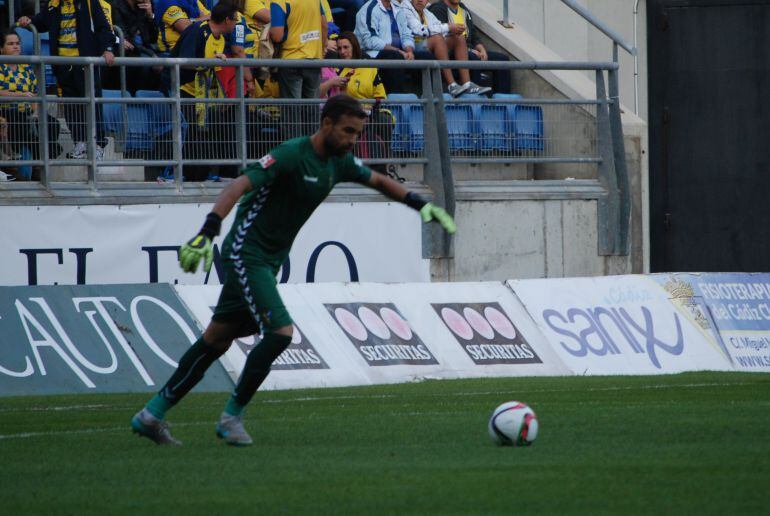 Cifuentes durante un partido en Carranza