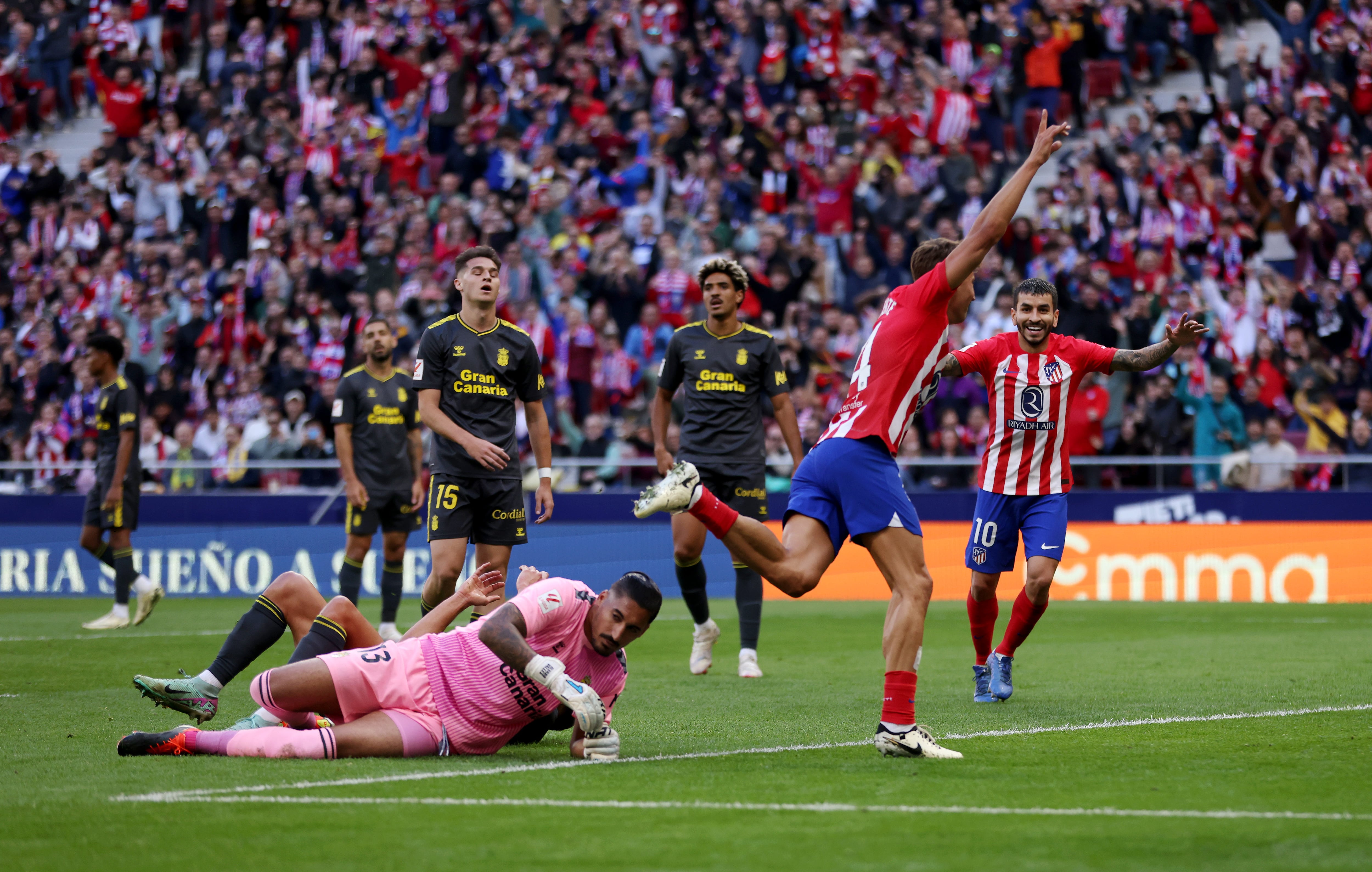 MADRID, SPAIN - FEBRUARY 17: Marcos Llorente of Atletico Madrid celebrates scoring his team&#039;s first goal during the LaLiga EA Sports match between Atletico Madrid and UD Las Palmas at Civitas Metropolitano Stadium on February 17, 2024 in Madrid, Spain. (Photo by Florencia Tan Jun/Getty Images)