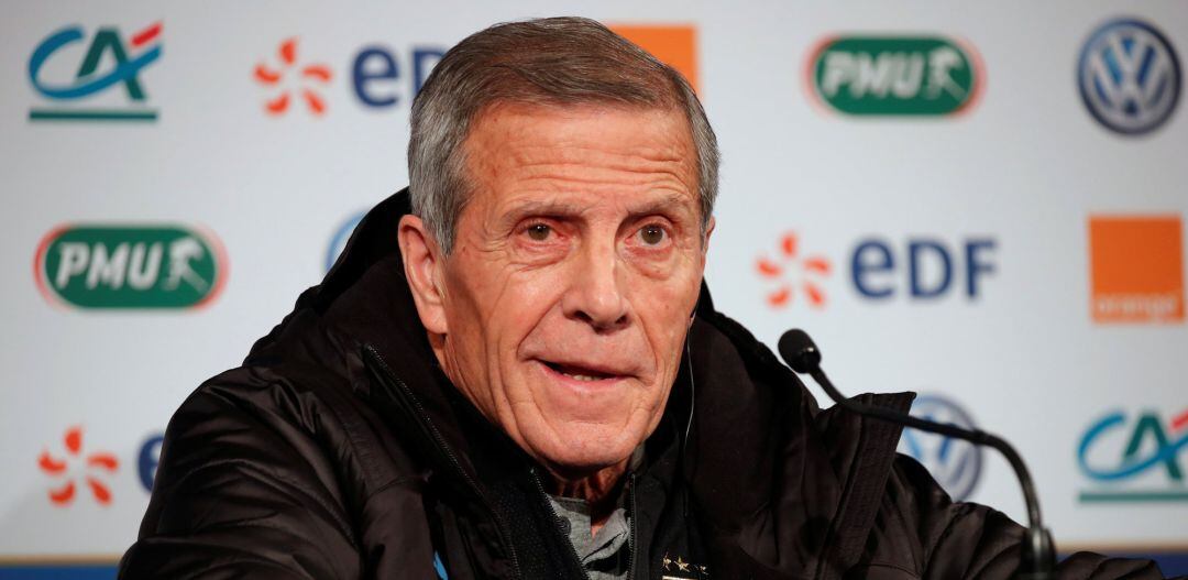 Tabárez, durante su conferencia de prensa