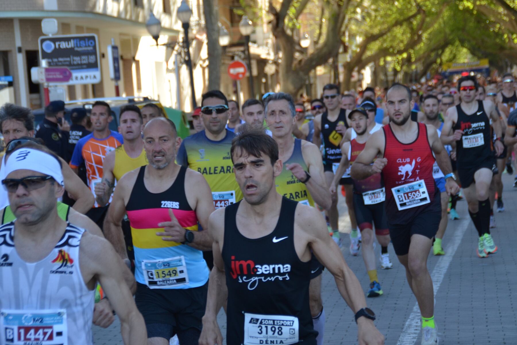 Corredores en la Volta a Peu a Dénia.