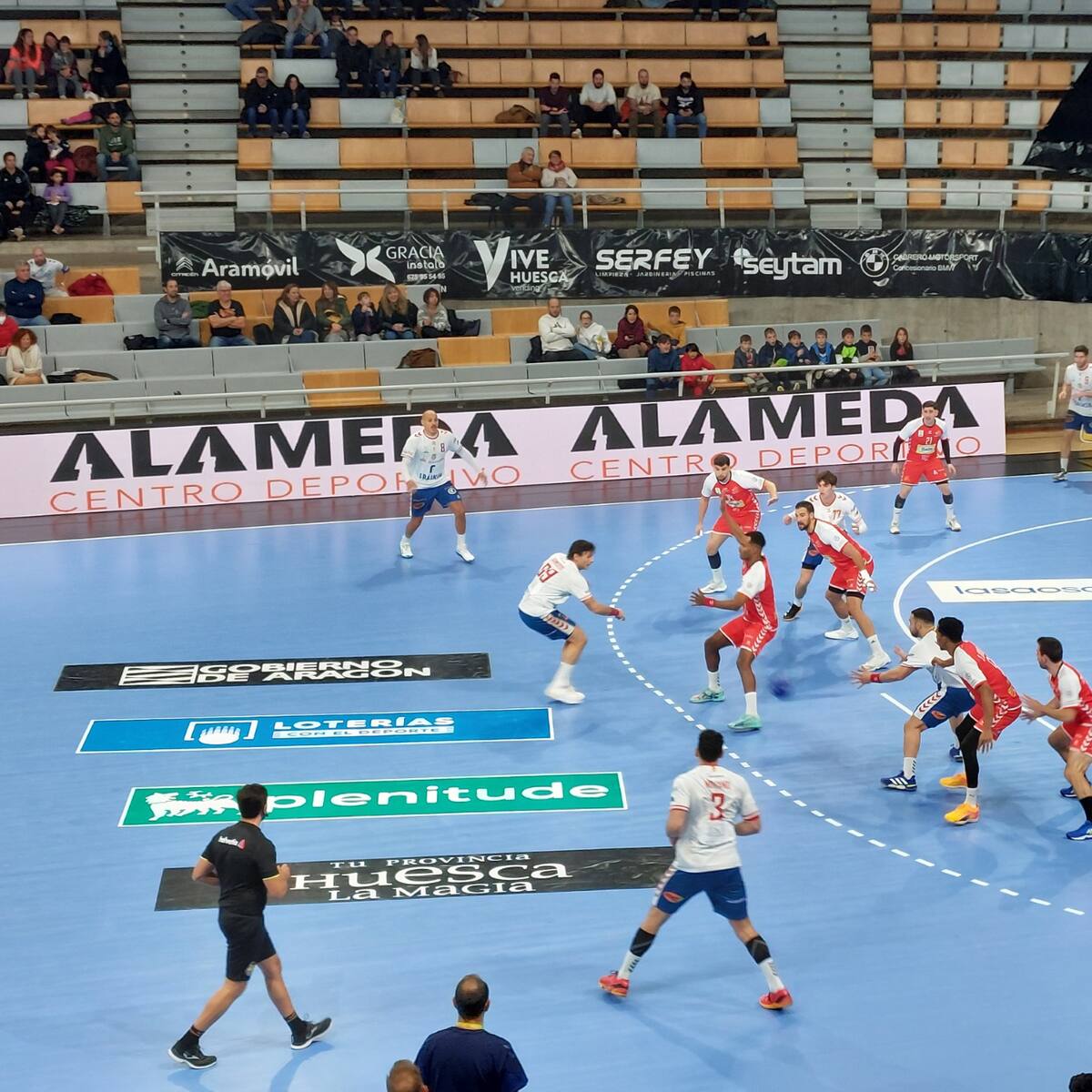 Bada Huesca quiere y no puede ante Granollers