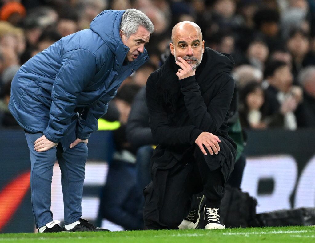 Juanma Lillo habla con Pep Guardiola