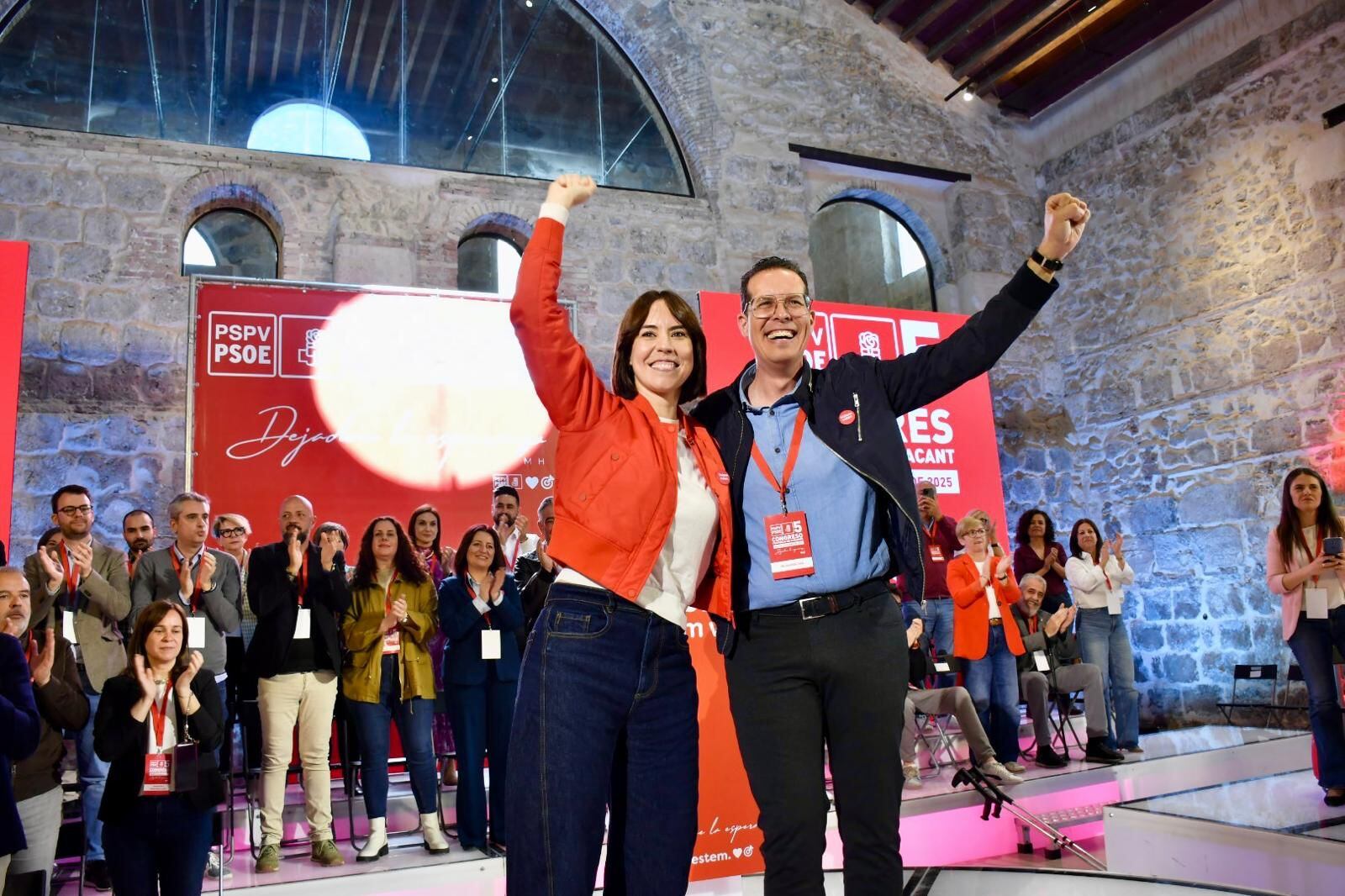 Rubén Alfaro, secretario general del PSOE en la provincia de Alicante, y Diana Morant, secretaria general del PSPV-PSOE