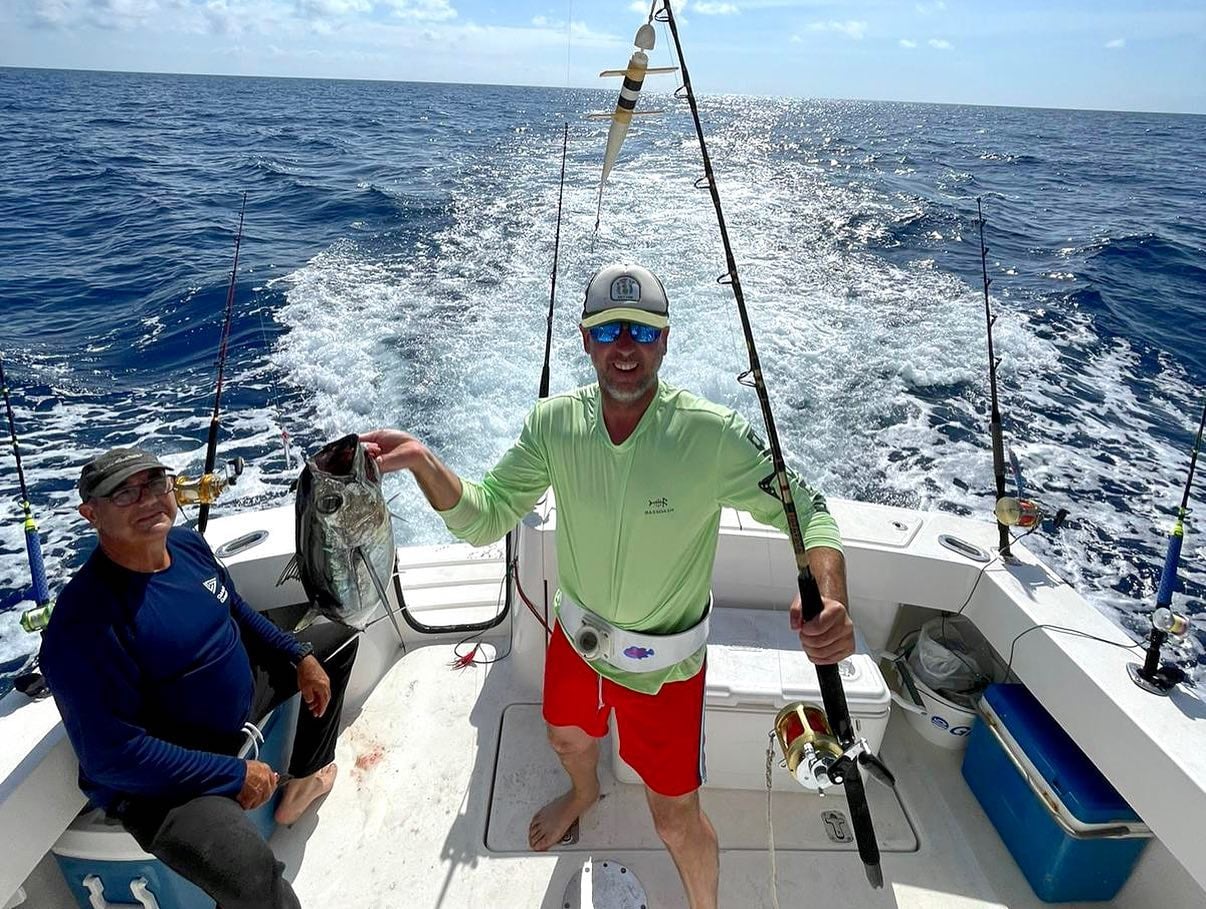 El primer dia de competició els illencs van aconseguir cinc captures entre les que hi havia quatre tonyines.