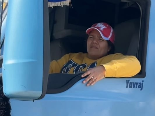 Laura Zuñiga, camionera que denuncia abusos en su profesión.