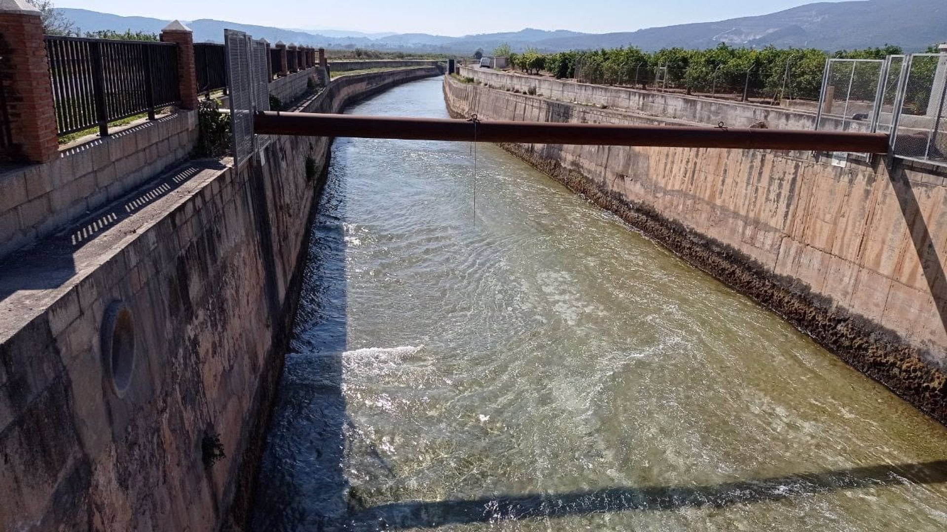 Aportación de agua a la Albufera de València en una imagen de archivo.