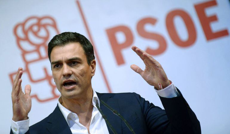 El secretario general del PSOE, Pedro Sánchez, durante su intervención en un acto público celebrado en el Centro Cívico de Delicias en Valladolid. 