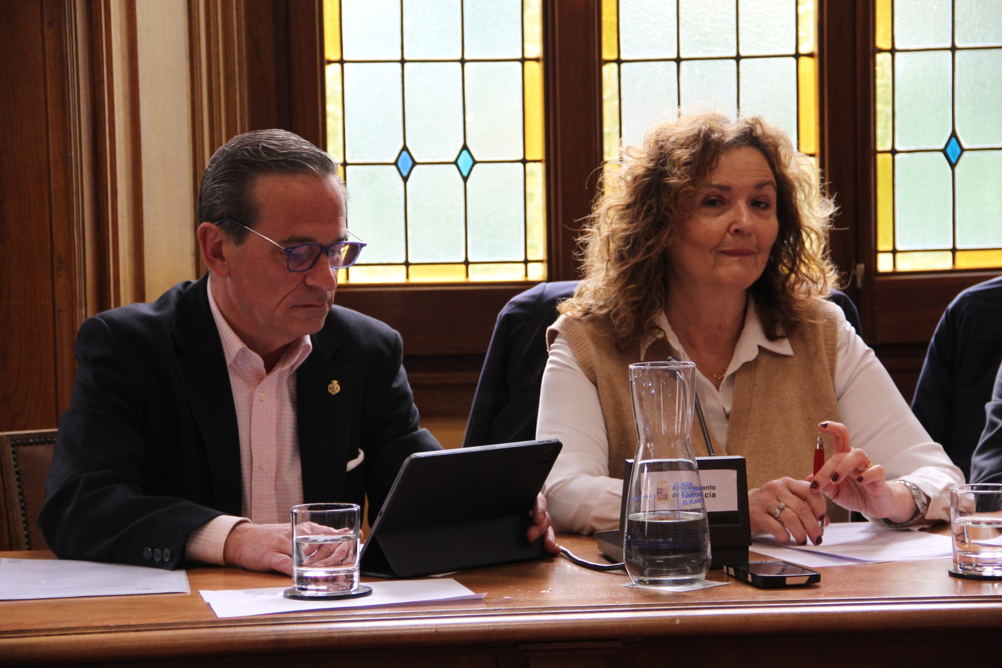 Emilio Polo y Sonia Lalanda del grupo municipal de Vox en el Ayuntamiento de Palencia