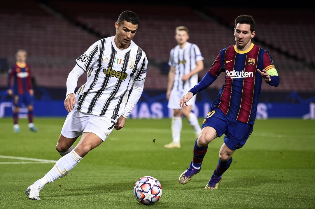 Cristiano Ronaldo y Leo Messi durante un Barça - Juventus