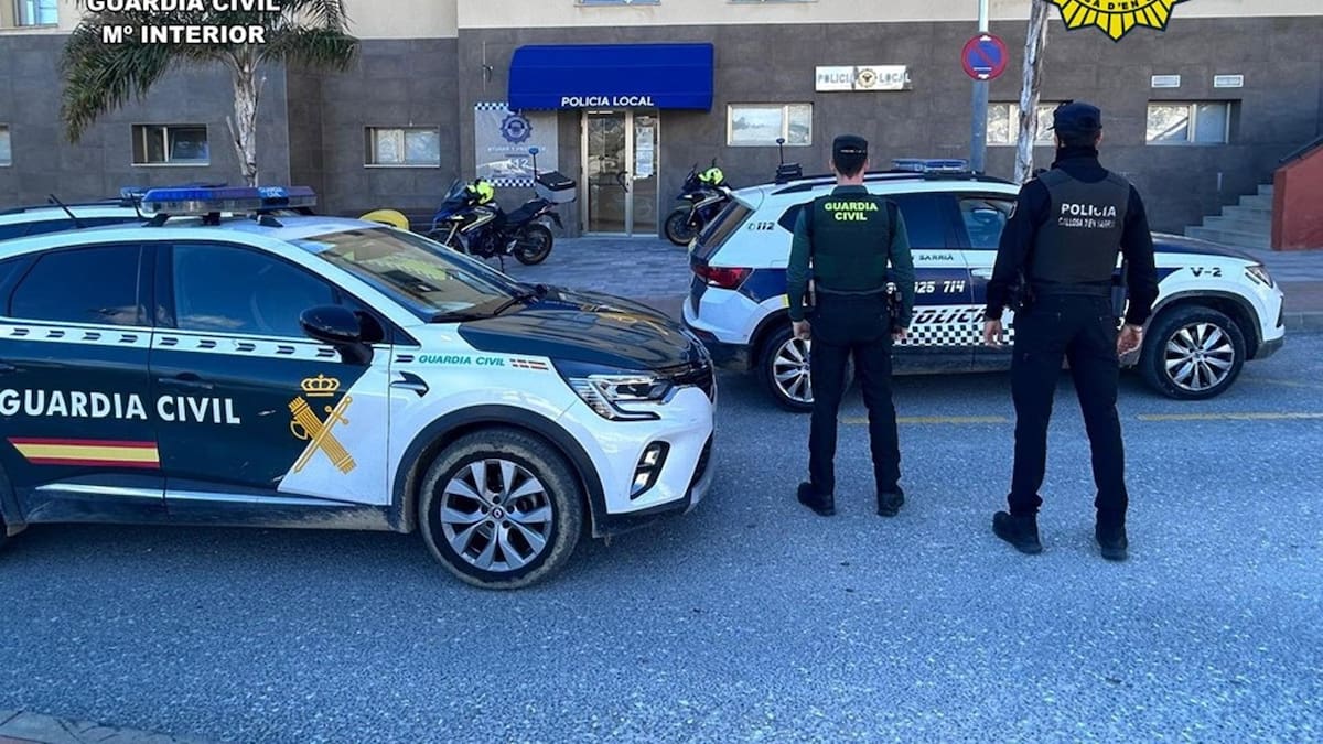 Detenidos tres hombres por estafar a turistas mediante el método de la caridad en Castell de Guadalest