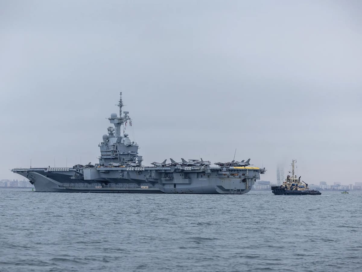 El ejército sueco desvía un dron ruso que se dirigía hacia un portaviones de Francia atracado en Malmö