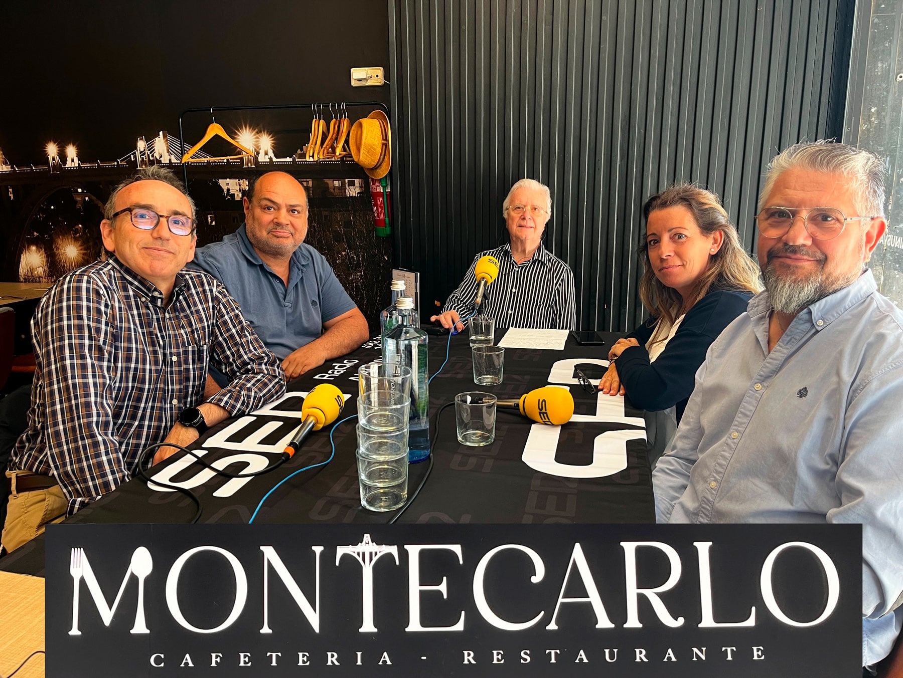 Octavio Aura, Pep Bernabeu, Paco Aznar, Paloma Matarredona y Francisco Martínez, en el Salón Montecarlo