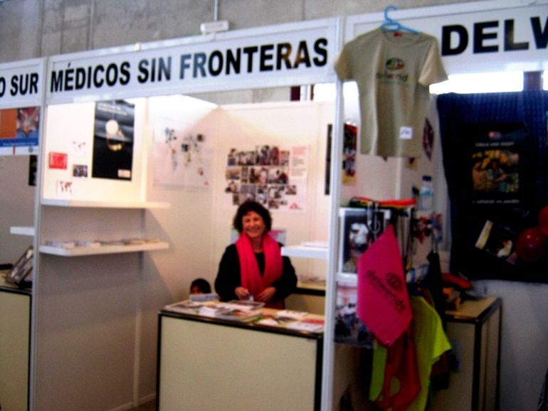 Poco público, para una cinta de apoyo y reconocimiento a los voluntarios