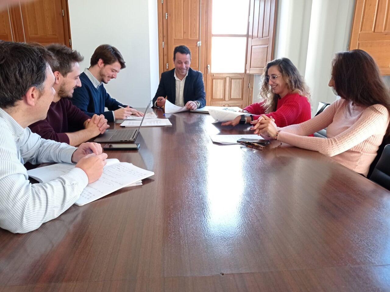 Acuerdo entre PSOE, IU y Cilu para aprobar los presupuestos municipales de cara al 2023.