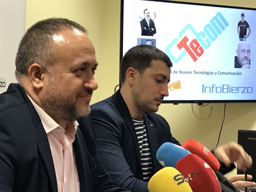 El director de Infobierzo, Diego Fernández, presenta las jornadas patrocinadas por el Consejo Comarcal del Bierzo 