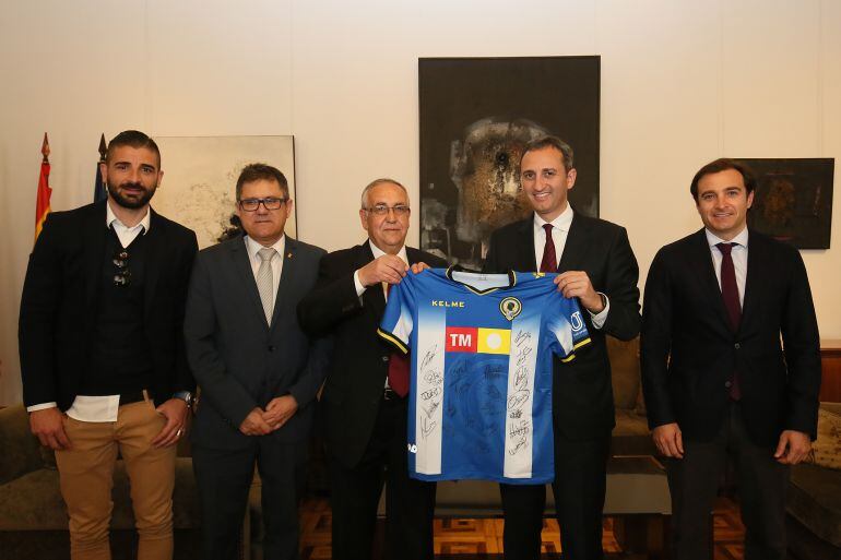 César Sánchez, presidente de la Diputación Provincial de Alicante, recibe a los directivos del Hércules CF