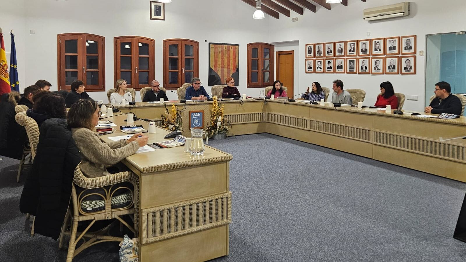 La convocatoria llega tras la renuncia al cargo de Josep Francesc Signes Costa