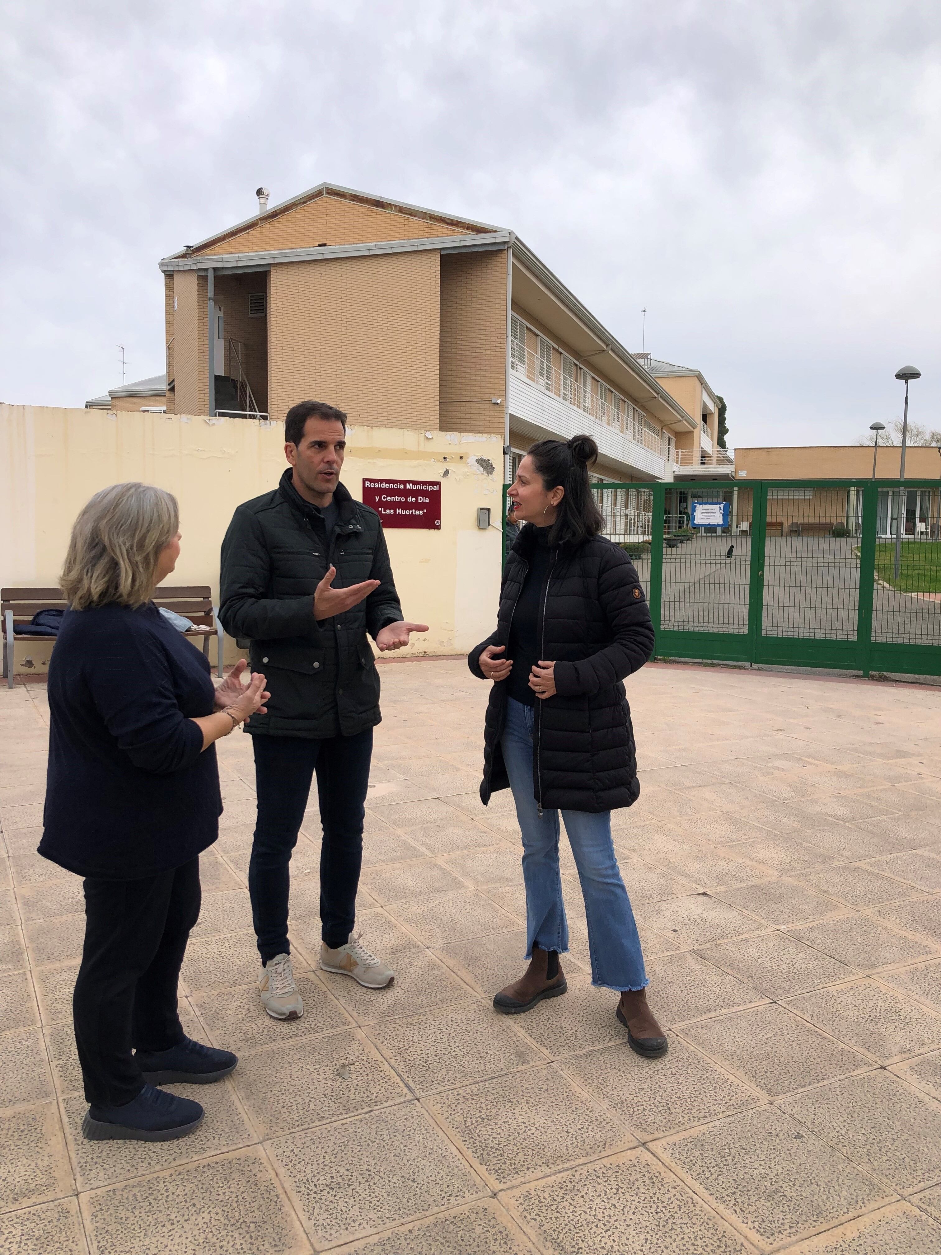 El Grupo Municipal Socialista visitaba la residencia de la tercera edad de Barbastro