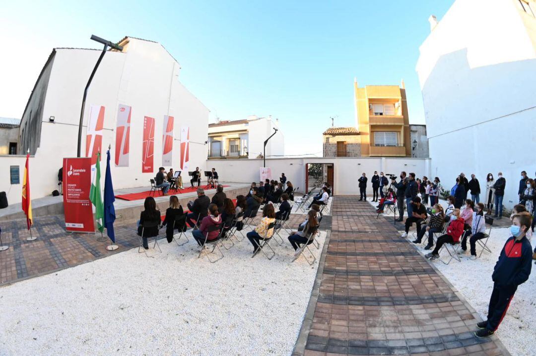 Auditorio al aire libre en el conservatorio Andrés Segovia de Linares.