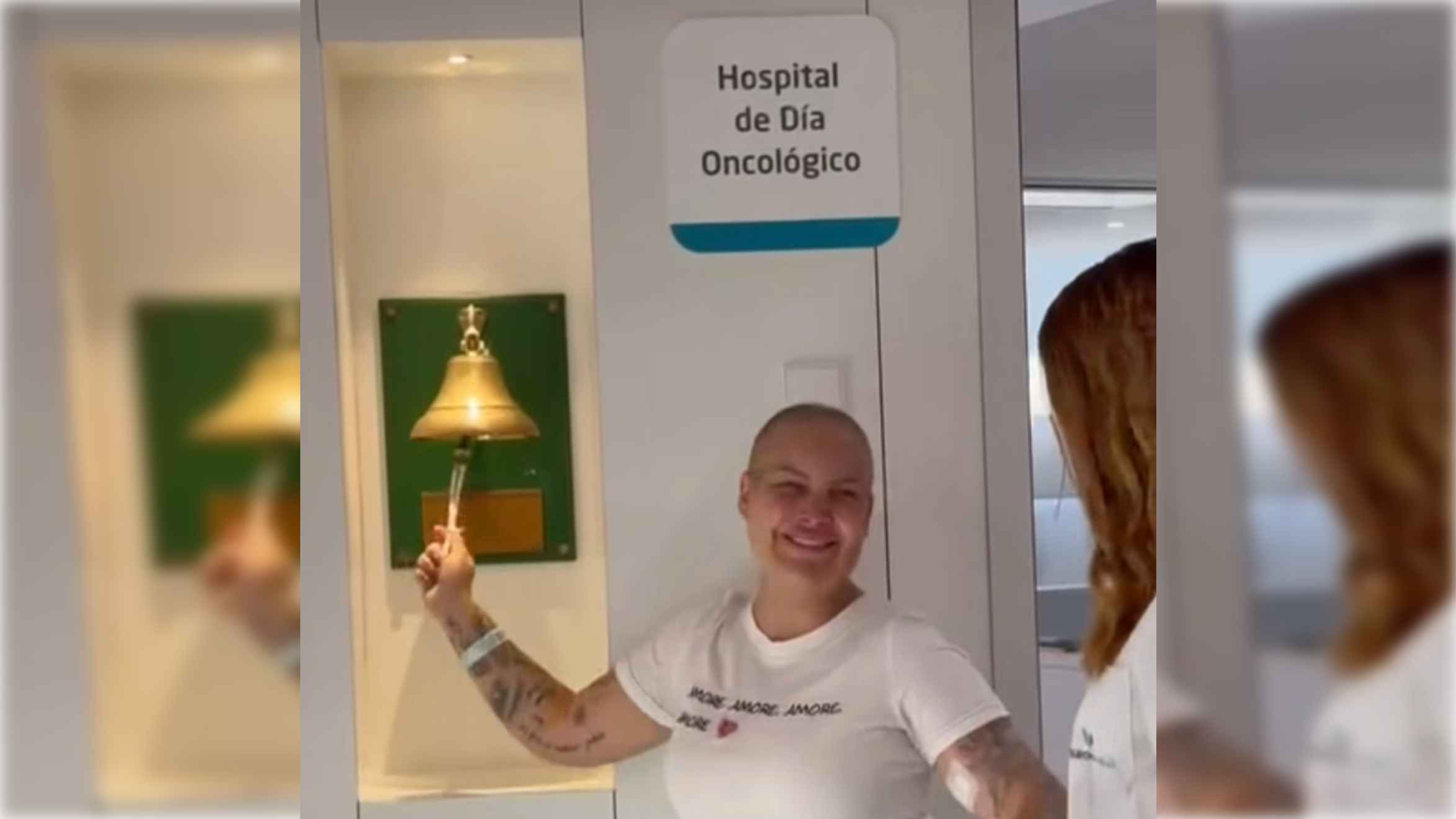 Pan Teixeira, mujer del futbolista Marcao, celebrando haber vencido a la enfermedad