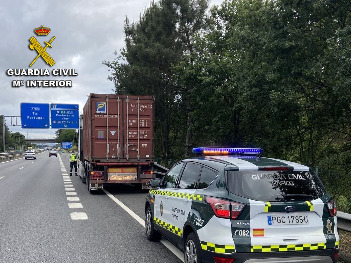 Caos en la A-55 tras un accidente múltiple en uno de los principales accesos a Vigo