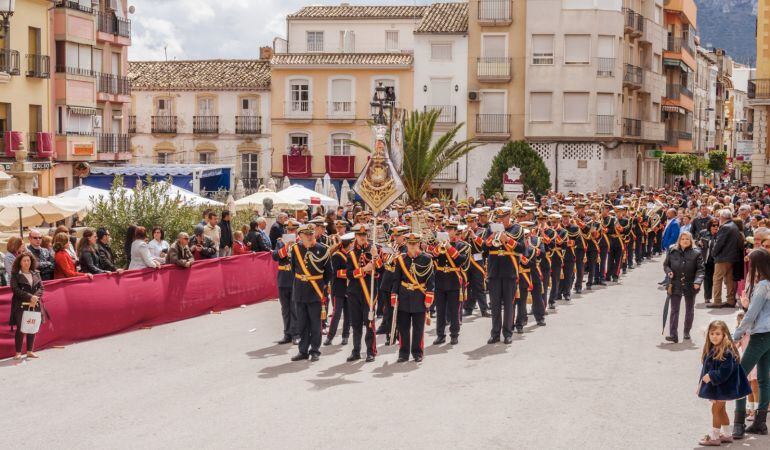 La Agrupación Musical Arroquia Martínez en uno de sus desfiles procesionales