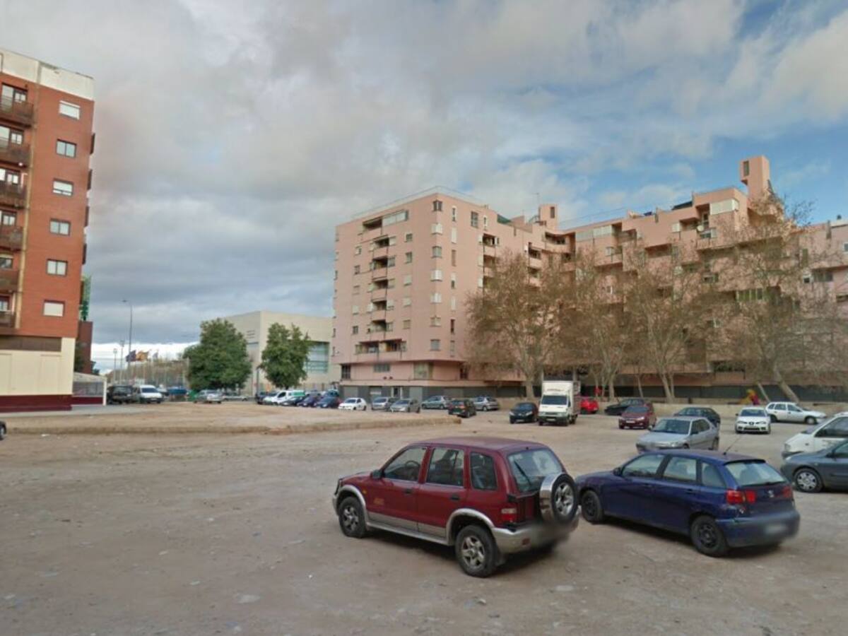 El Ayuntamiento de València convertirá el solar de Músico Antonio Eiximeno, en la Malva-rosa, en una plaza