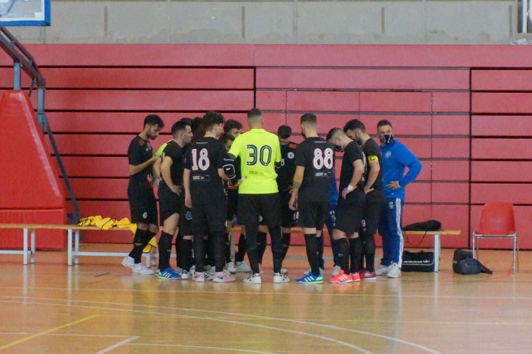 El Nueva Elda puede regresar de Cáceres con el play off en el bolsillo