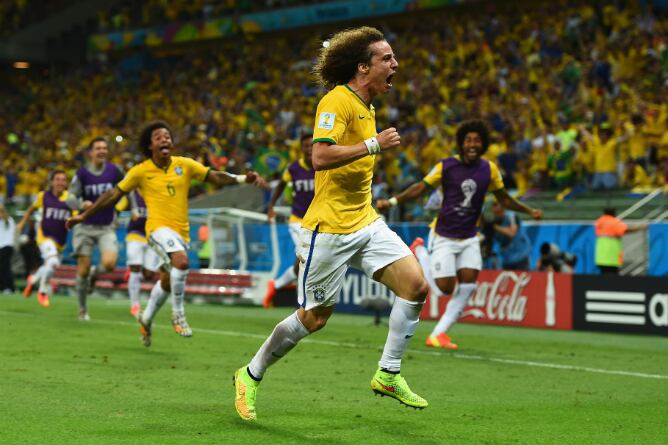 David Luiz festeja el segundo gol del combinado carioca