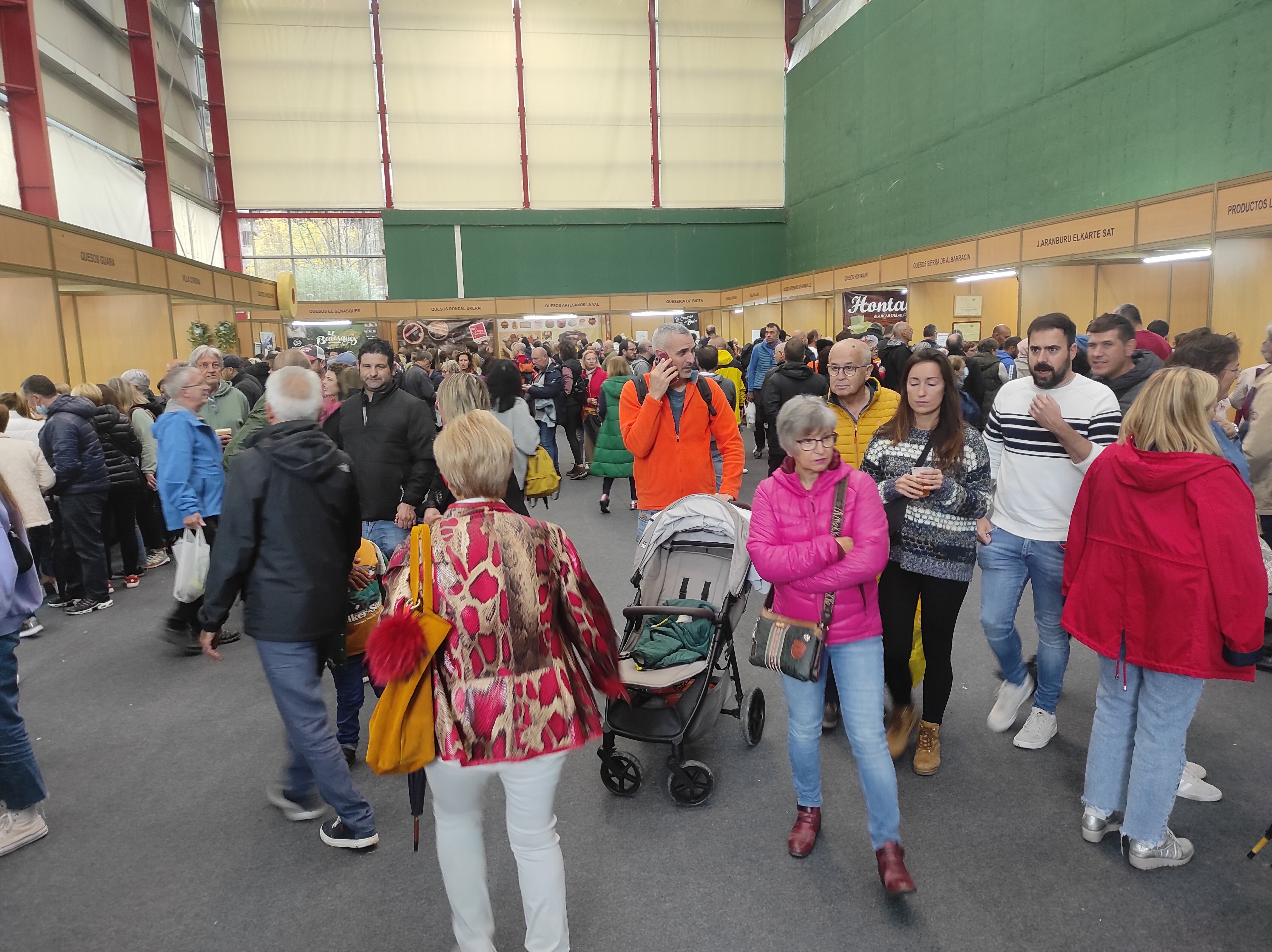 Mucho publico en la feria de Otoño de Biescas
