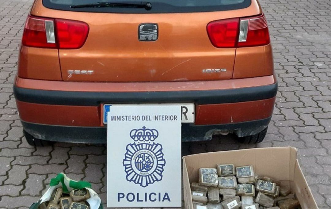 Droga intervenida por la Policía.