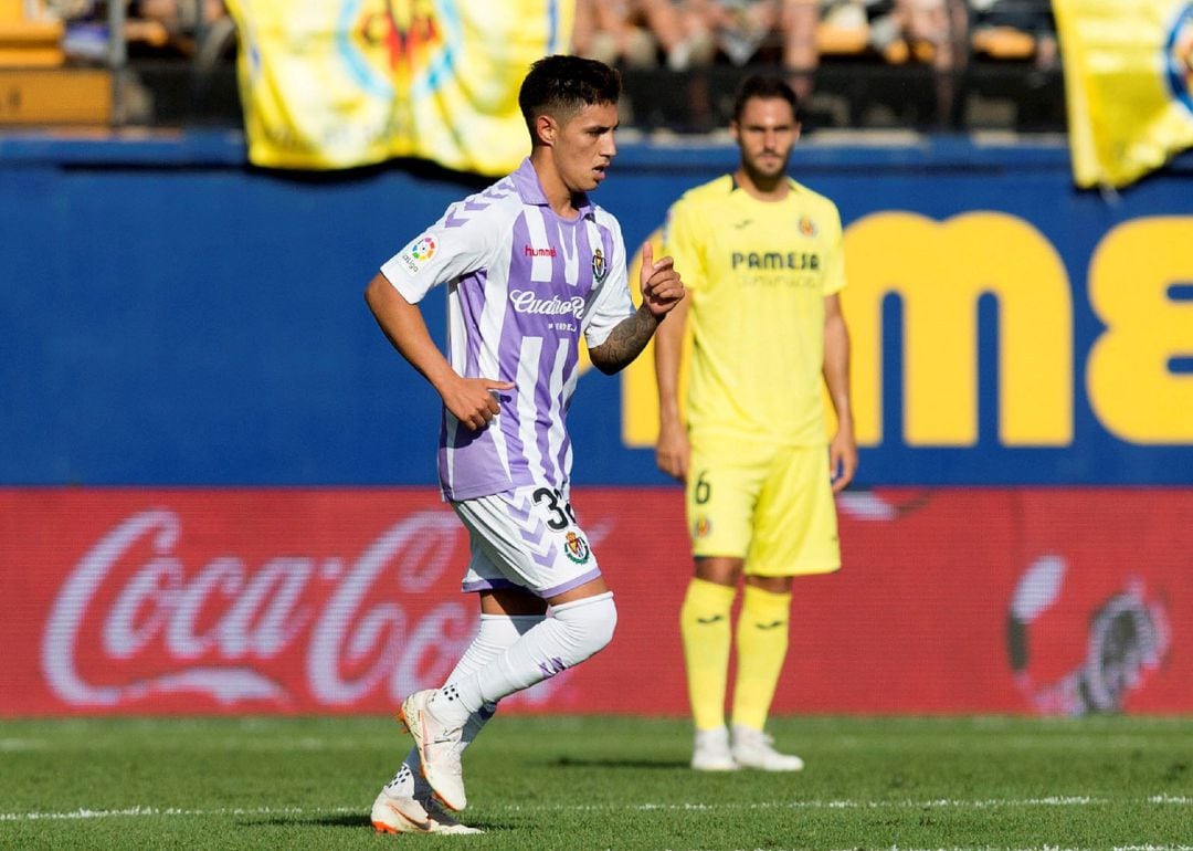 El centrocampista argentino del Valladolid Leo Suárez, tras marcar gol contra el Villareal en el último triunfo blanquivioleta