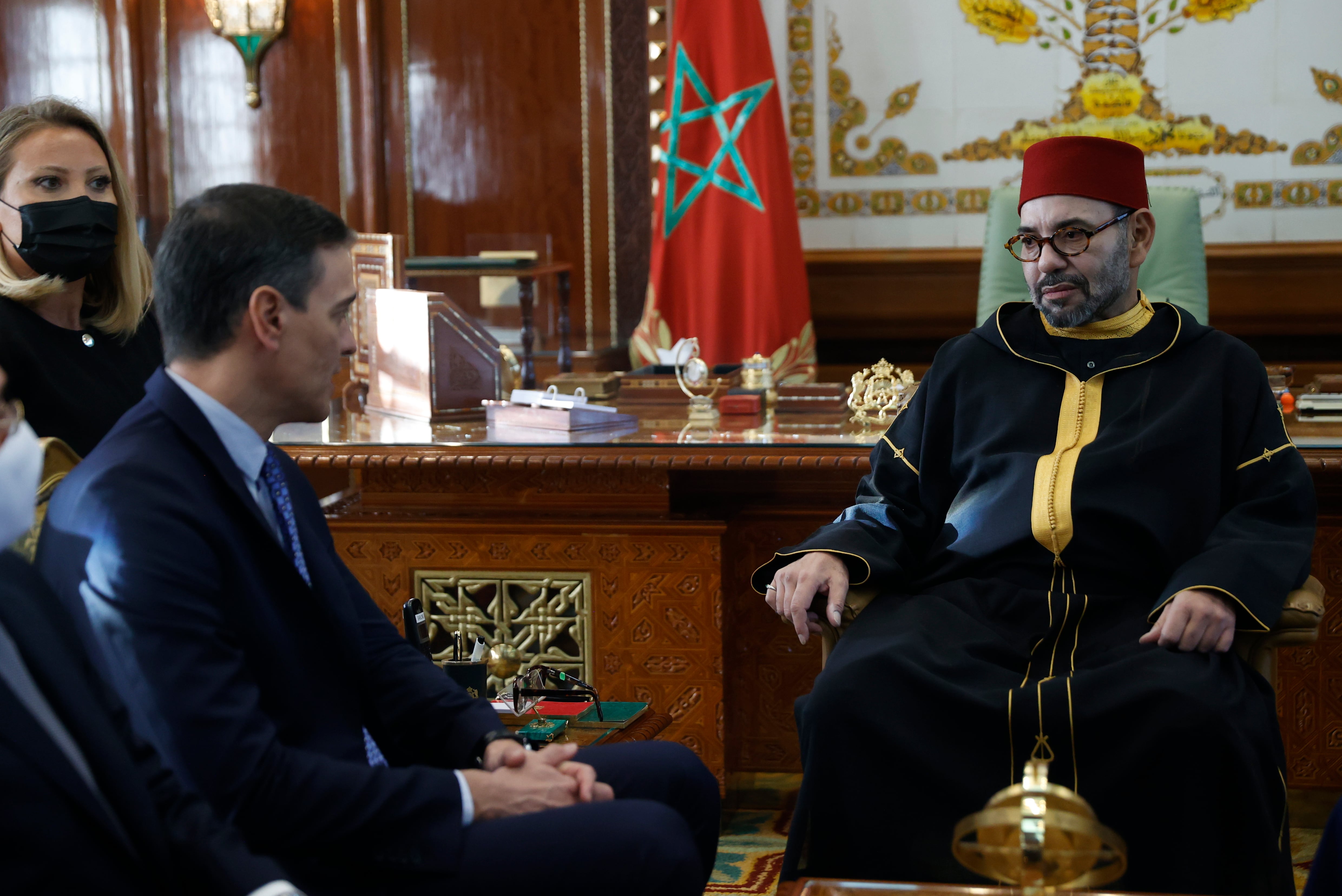 El presidente del Gobierno español, Pedro Sánchez, en una reunión con el rey Mohamed VI de Marruecos