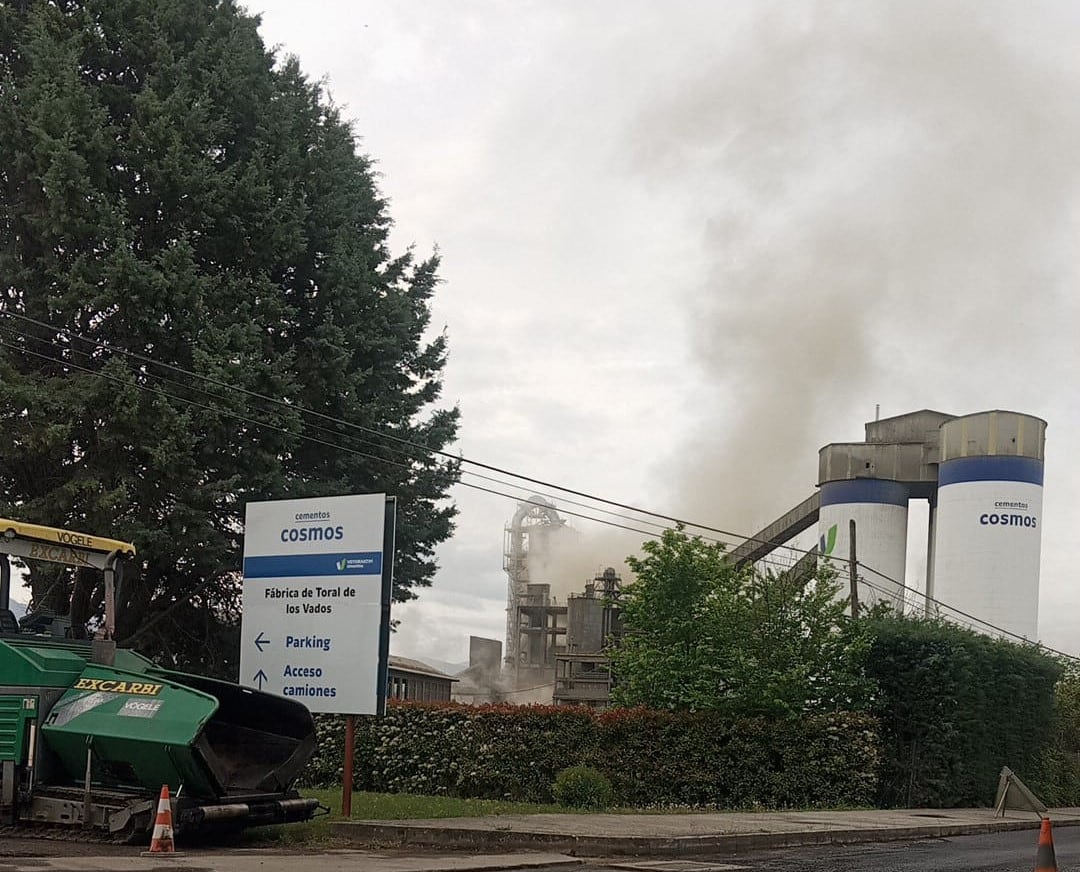 Derrame de cenizas en Cosmos