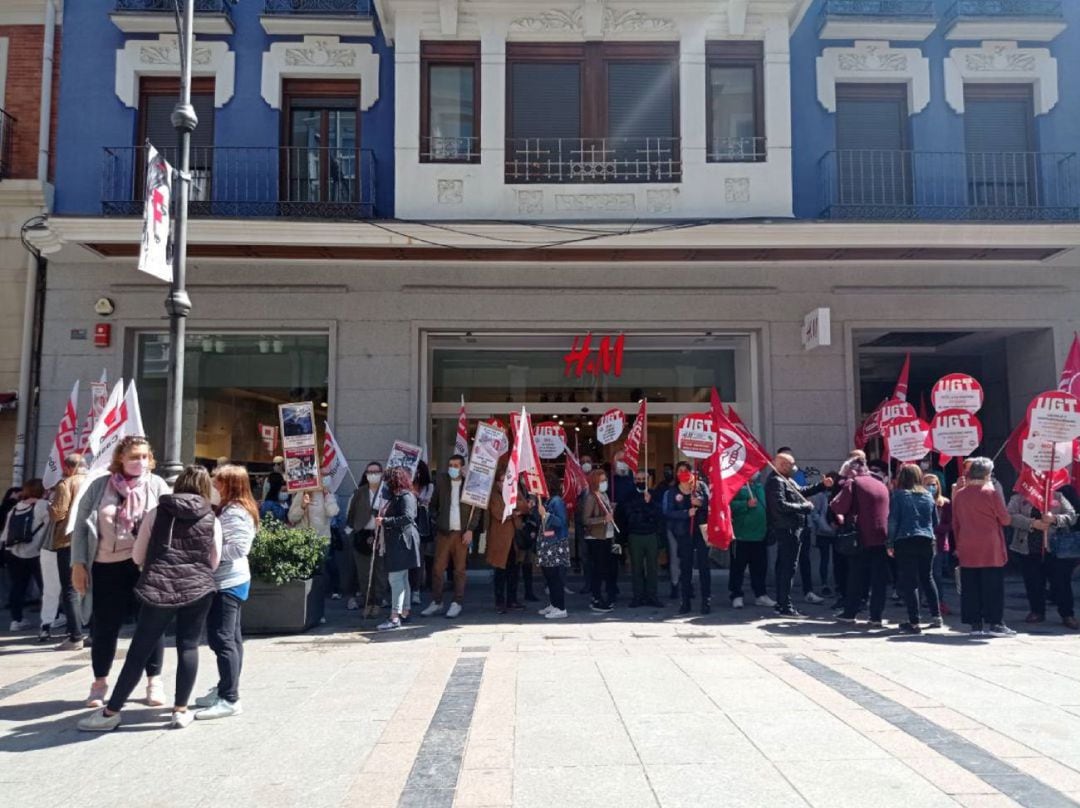 Movilización de trabajadoras de H&M Palencia