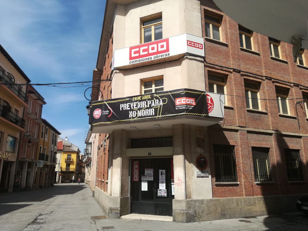 Los sindicatos exhiben esta pancarta estos días