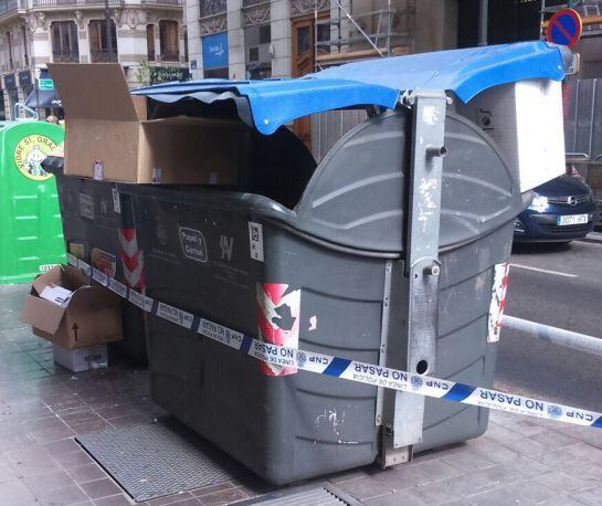 Contenedor en el que ha aparecido el bebé abandonado.