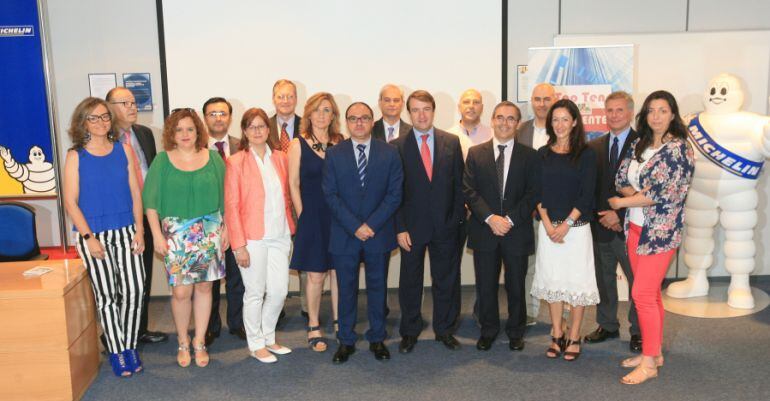 El alcalde de Tres Cantos, Jesús Moreno, presidente de ASECATC, Jose Carlos Rodríguez en el Brunch empresarial